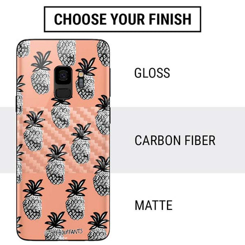 Bouffants and Broken Hearts Gray Scale Pineapple Galaxy S9 Skin